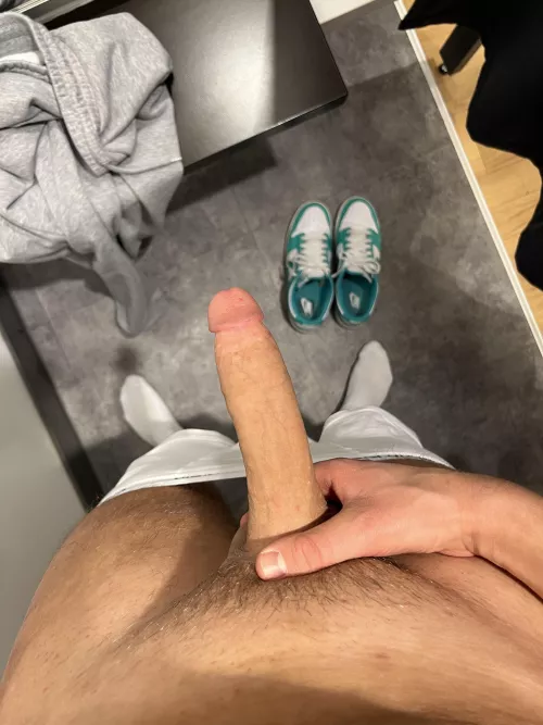 Changing room 20cm by AccomplishedTune8359