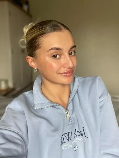 classy blonde! by VagabondWarrioro