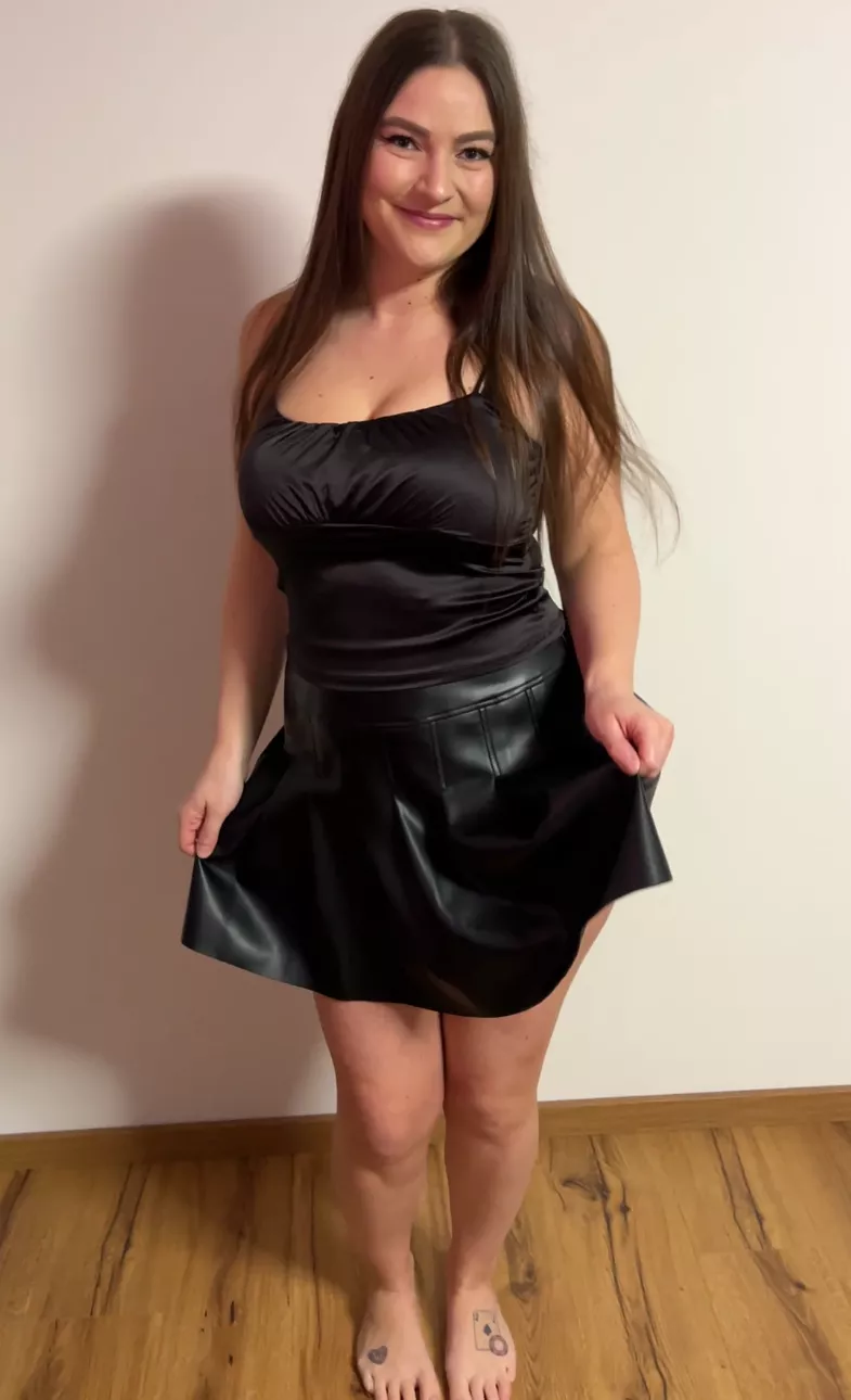 Do you like my leather skirt posted by germanbombshell