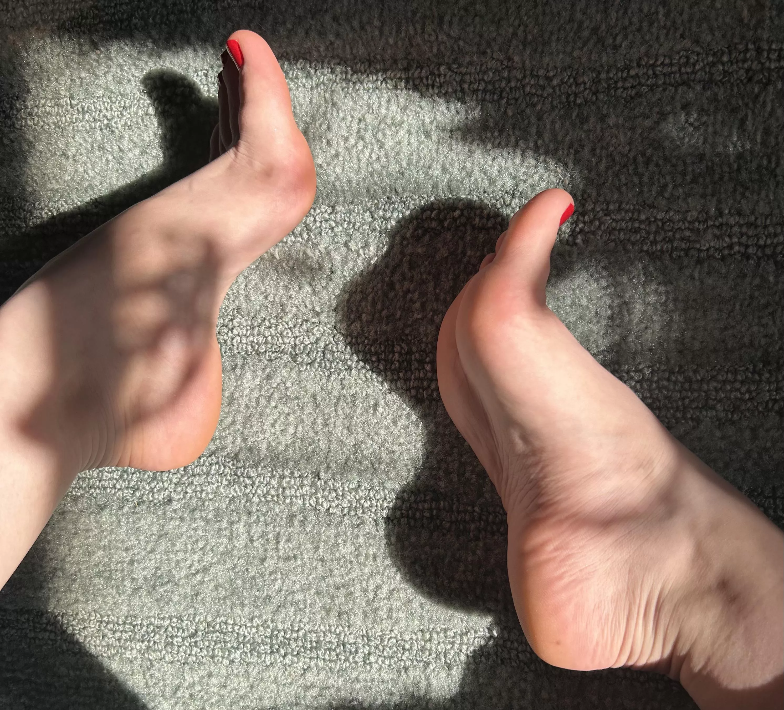 Even my shadow is perfect  posted by selenasnow00