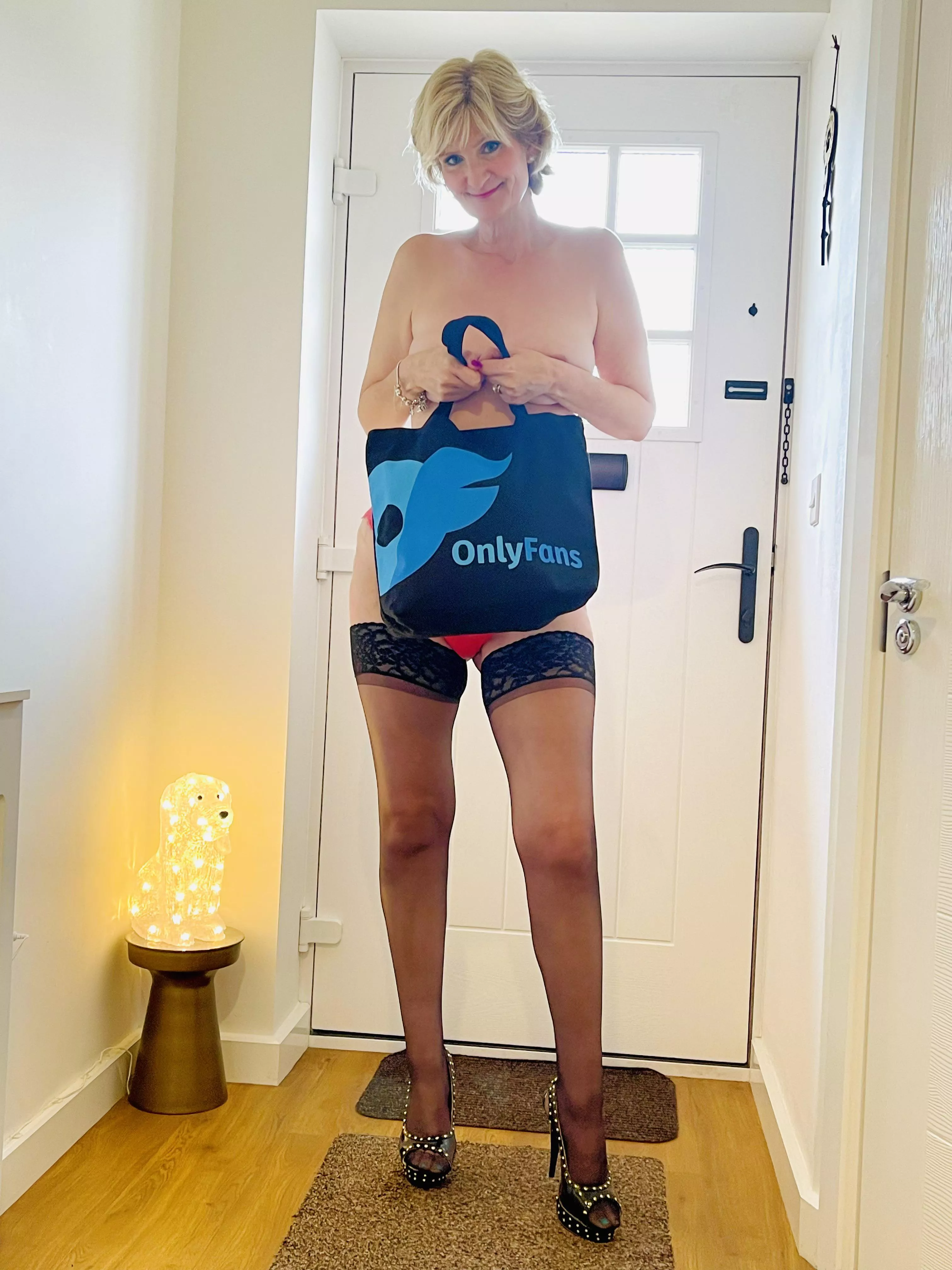 Gran’s going shopping, wanna cum? posted by LAURENSPENCERUK