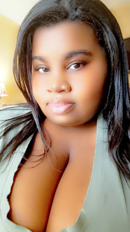 Green looks good on me. Lol by Tiny012