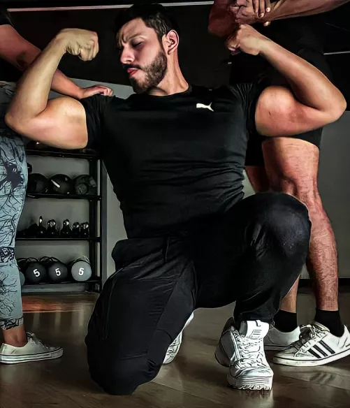 Hello everyone  by Grandotesexy