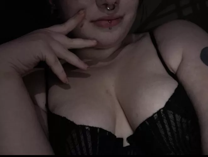 Hi, first time posting. I’m drunk and in need of validation 🫶🏻💖 by Unlucky-Anything-775