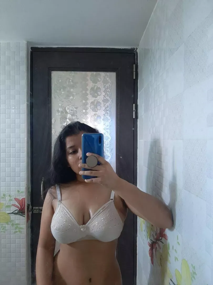 Hi I'm sakshi singh new here looking for sext or hookup  by Sakshi_Singgh