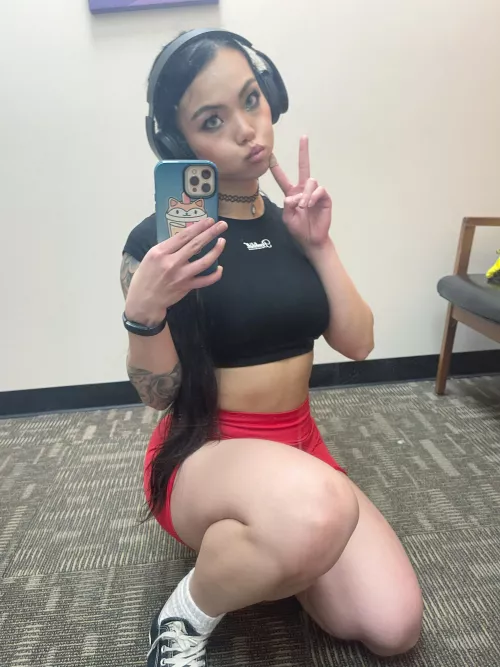 I love my gym crop tops ❤️💪 by momokumi