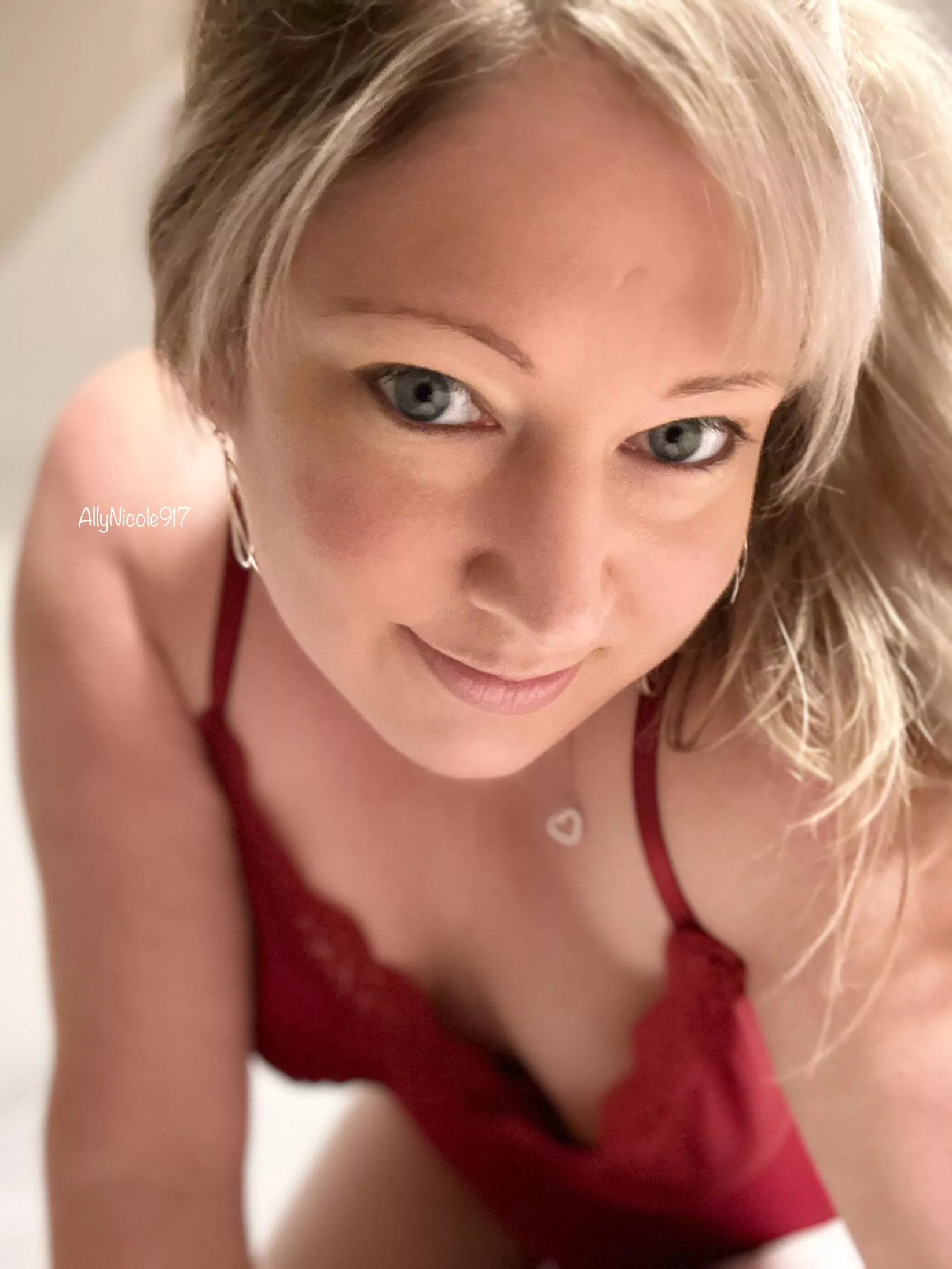 I love this picture of me and I love being a milf posted by AllyNicole917