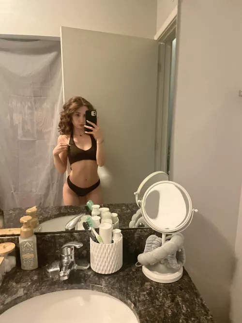 I think I can steal your heart (f) by Competitive-Yak-71