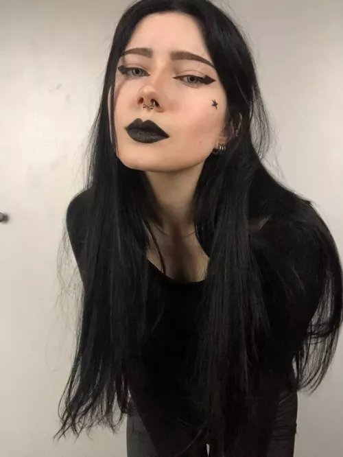 IUTR by Gloomy_girld