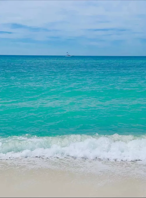 My emerald beauty  by AdventurousRain2036