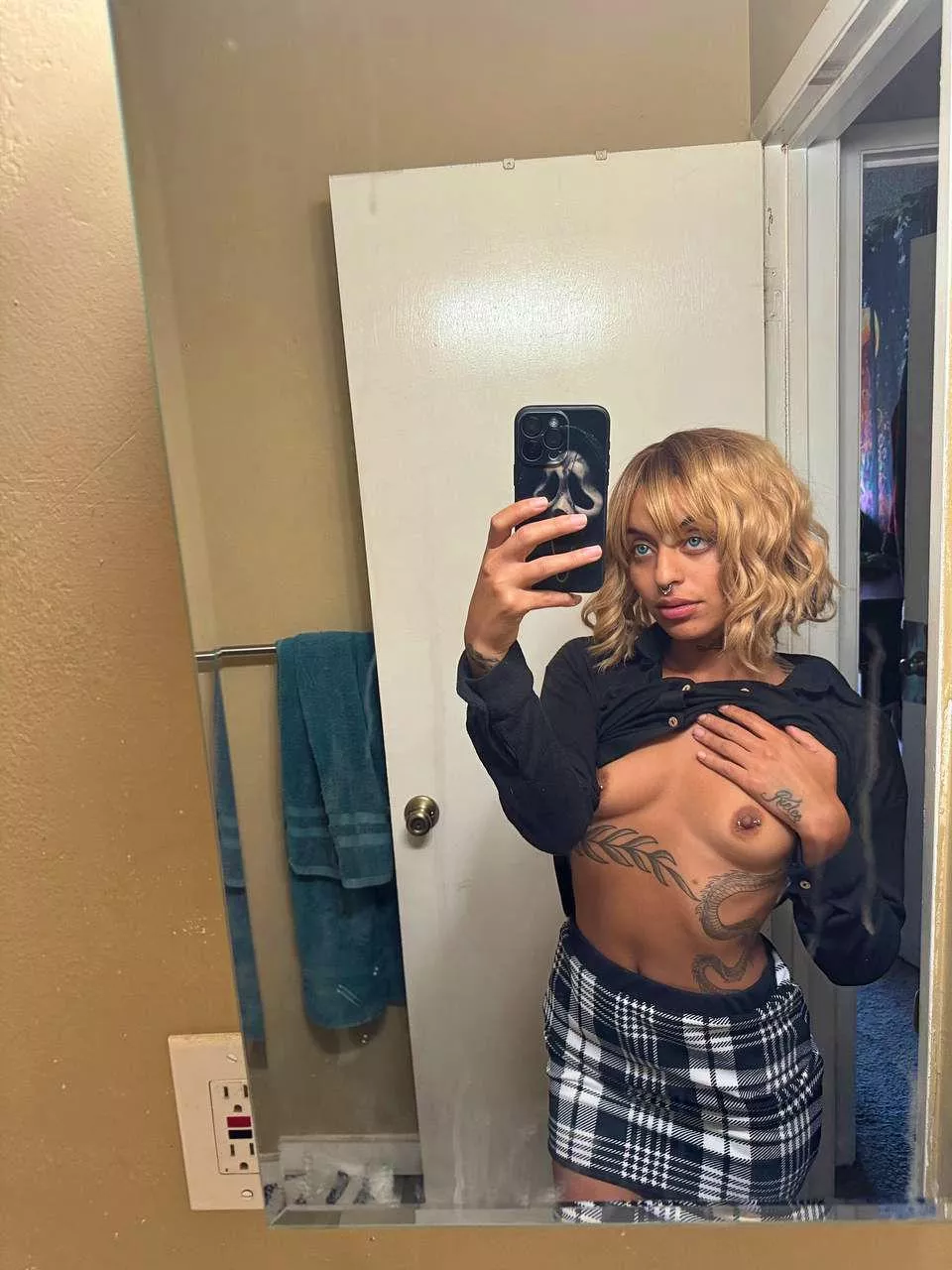 Tell me what you prefer.. posted by ToofaniGirl