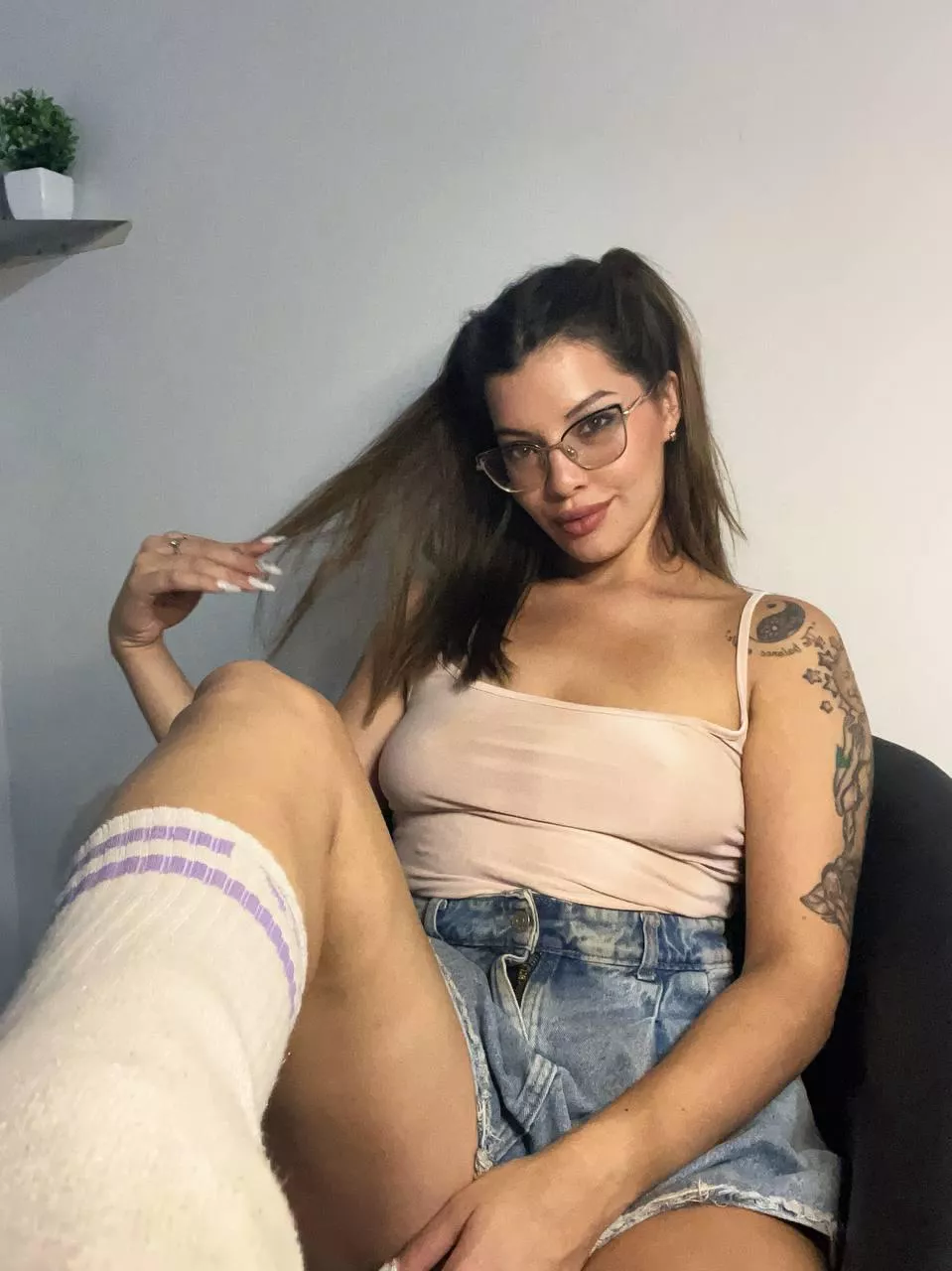 Waiting for someone to pull my hair posted by Ludmilapoldance