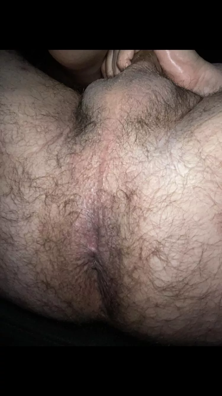 What would you do to this hairy ass🤤 posted by versvince94