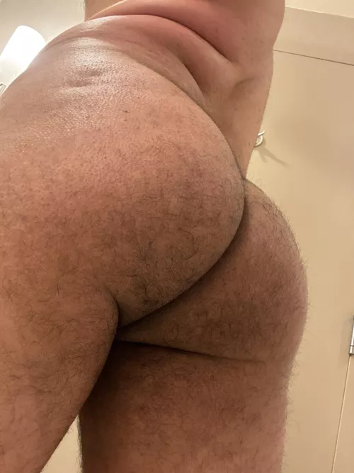 31 [M4M] #orlando - Any guy at Renaissance Orlando at SeaWorld willing to let me jerk them off. by SlowDream101010