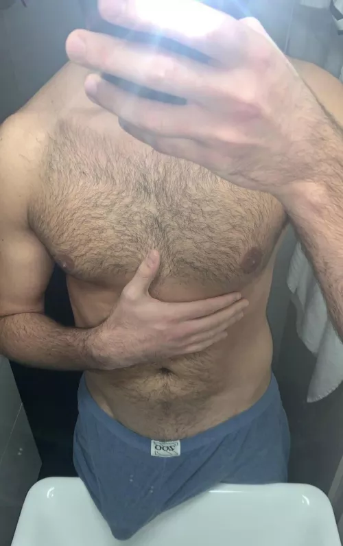 32 tall tan verbal hung hairy top muscle daddy looking for cute twink/sub bottom boys for snap! Please send ASL and pic ;) sc: Tyler_d921 by Fit928
