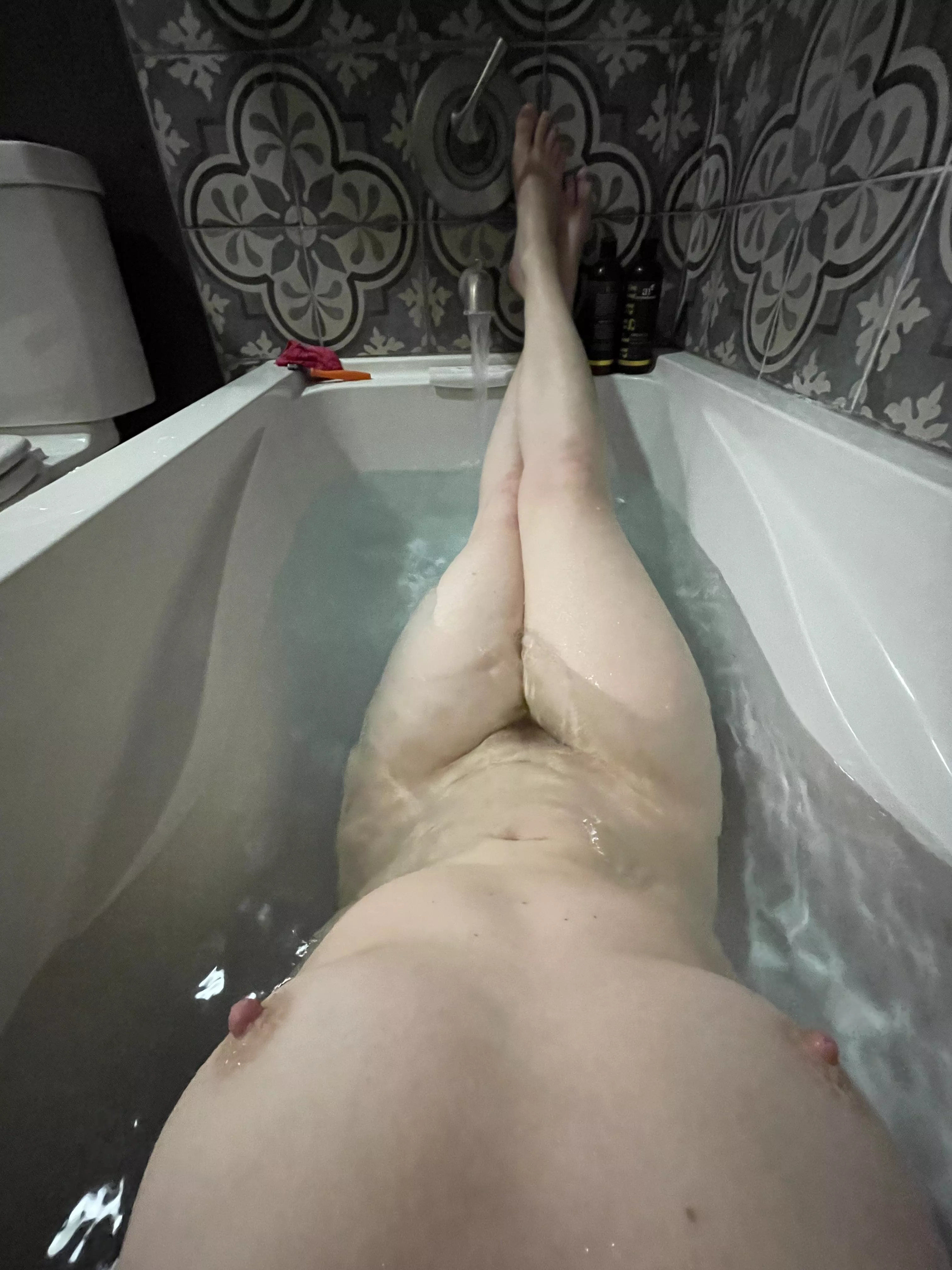 41F▪️small, natural tits… DTF? posted by a_good_fuck