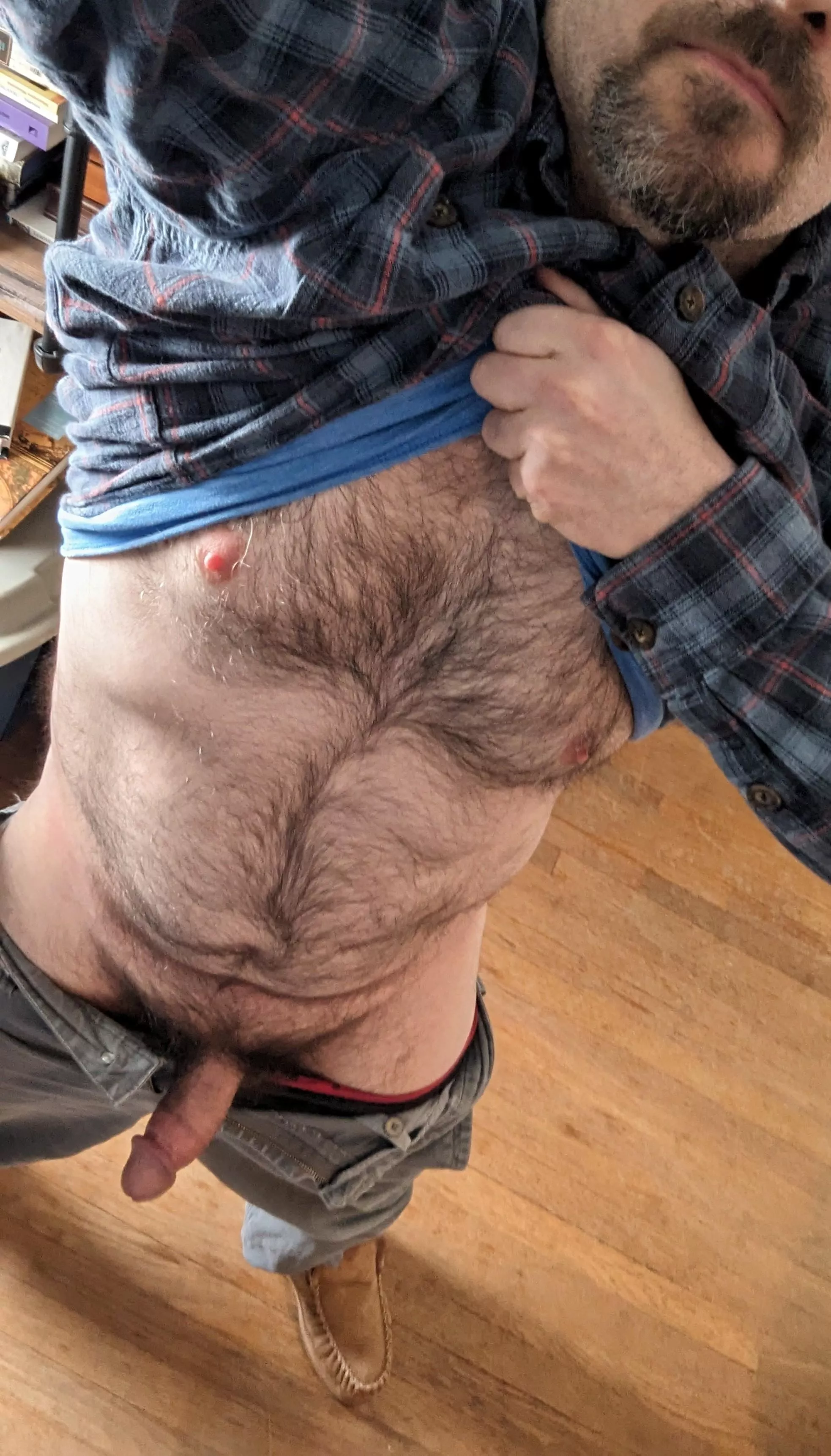 54 - a bit fuzzy and chubby, not focused on work  posted by 207PWM