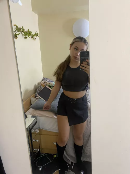 Be honest Am I pretty classy? by Mia6155