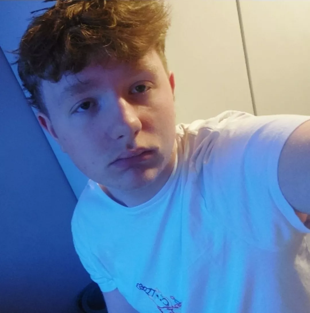 Do u guys also Just need a long hug after a bad day? posted by bear_hug11