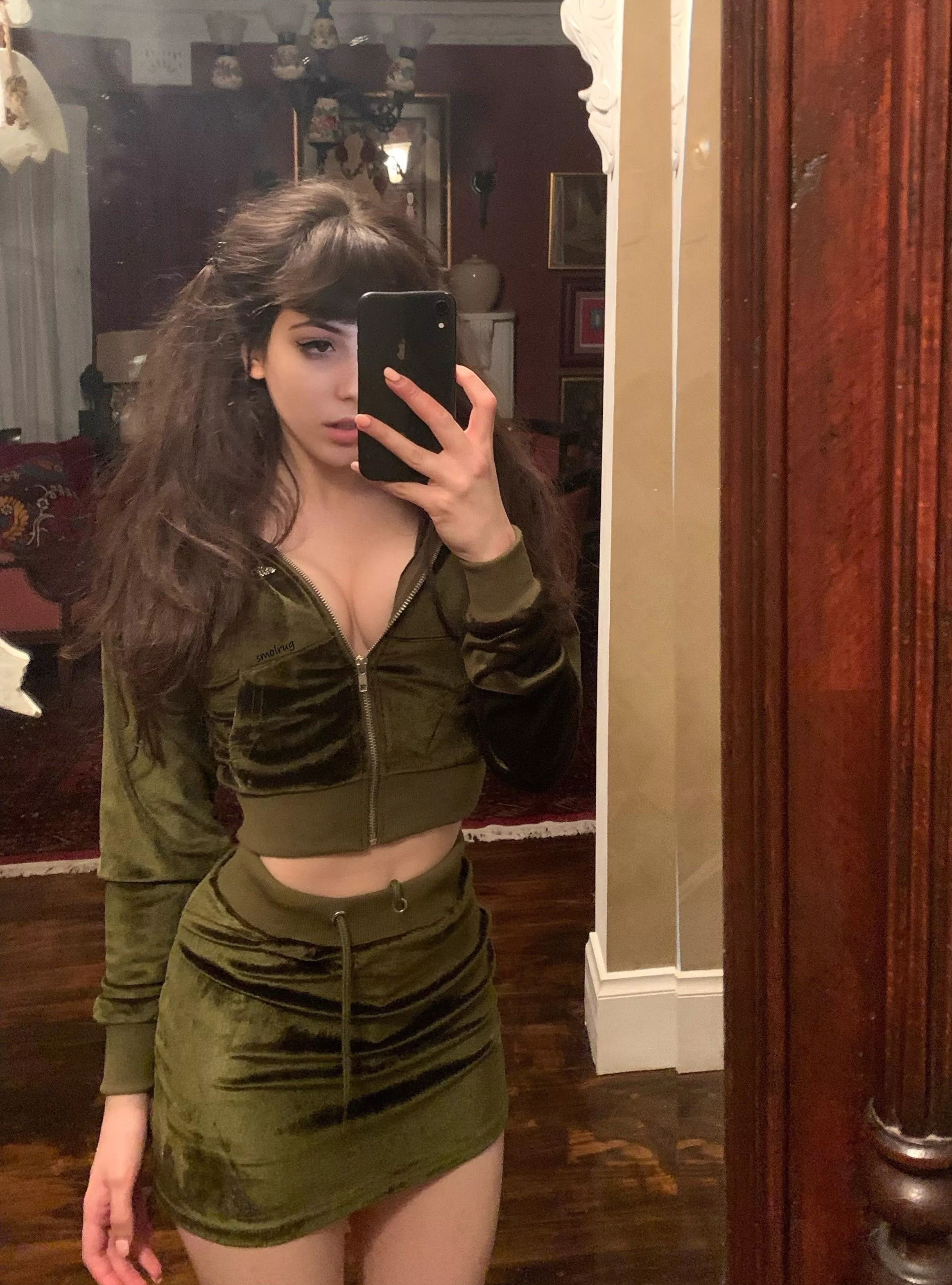 does my body look good in green x posted by smolrug