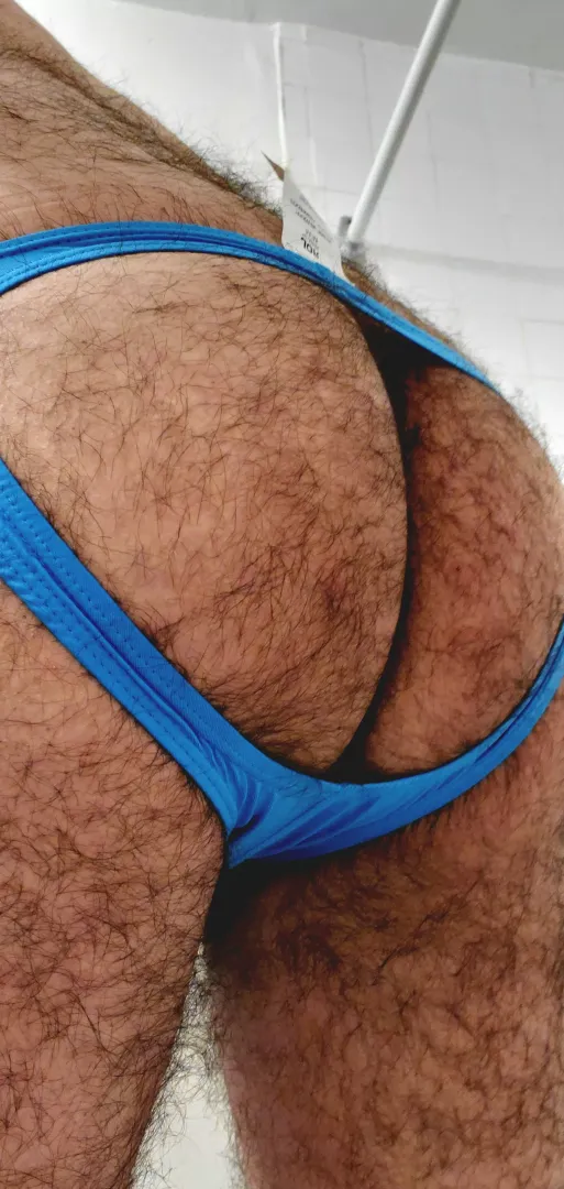 Hairy ass [55] posted by tic00700