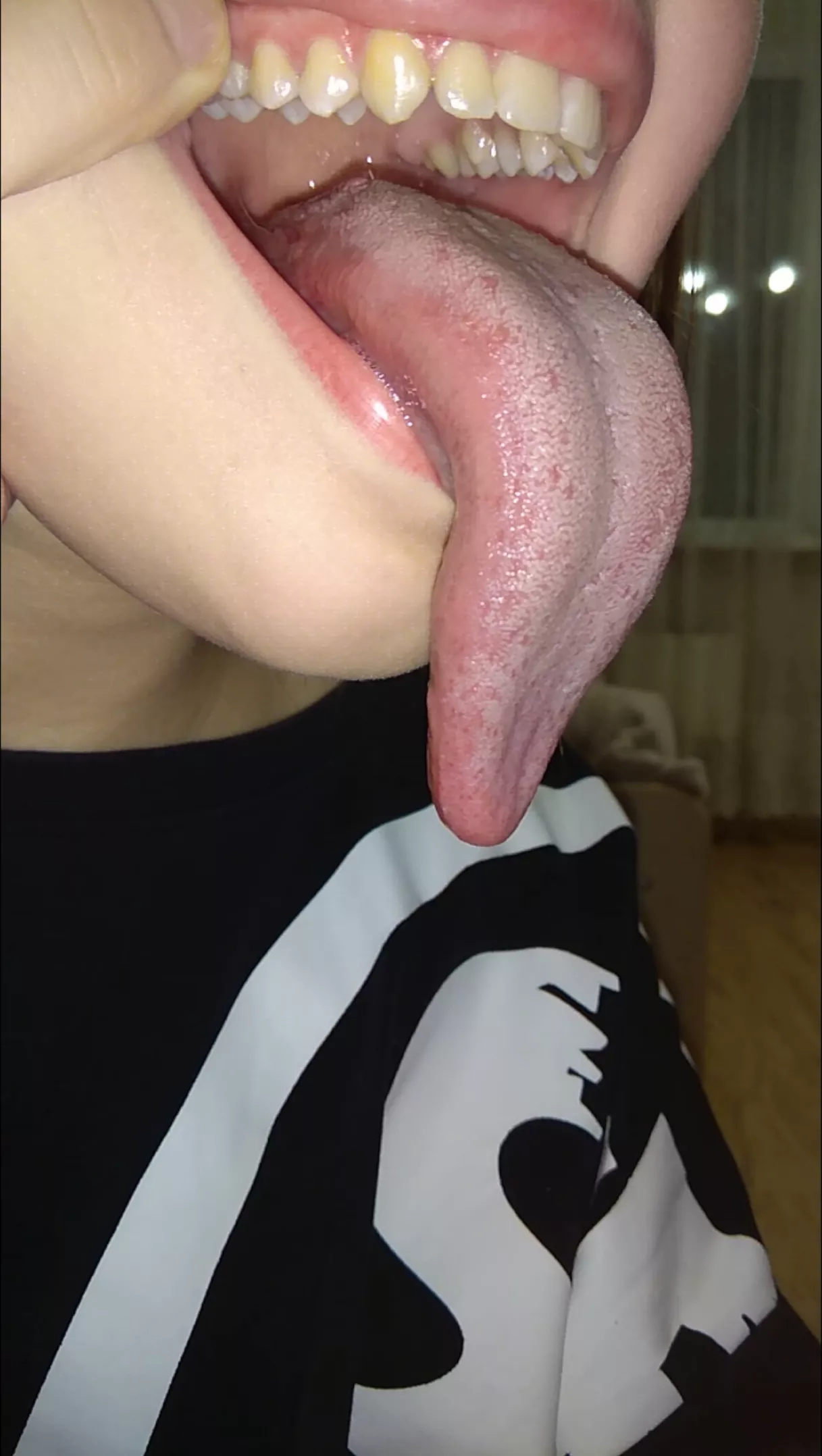 Have you ever seen a longer tongue? posted by MissNinaNovaQueen