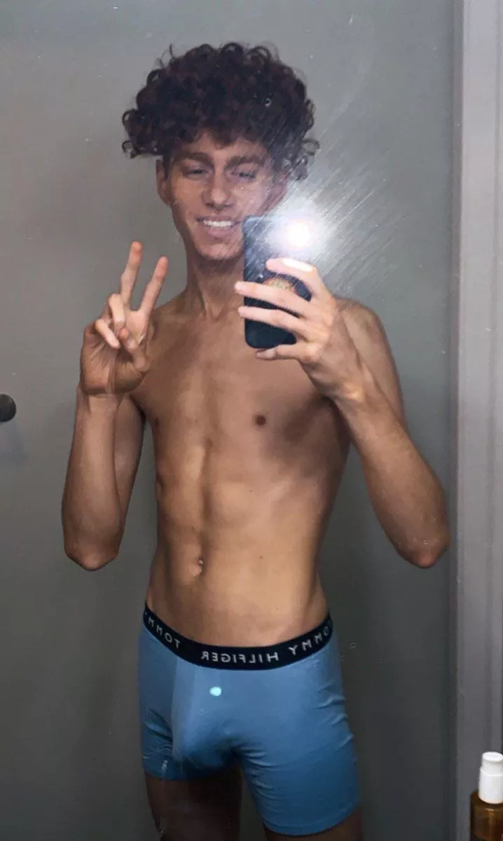 Hi just turn 18, it’s my first underwear pic I just wanted to know what do you think of my body ? posted by Justme76420