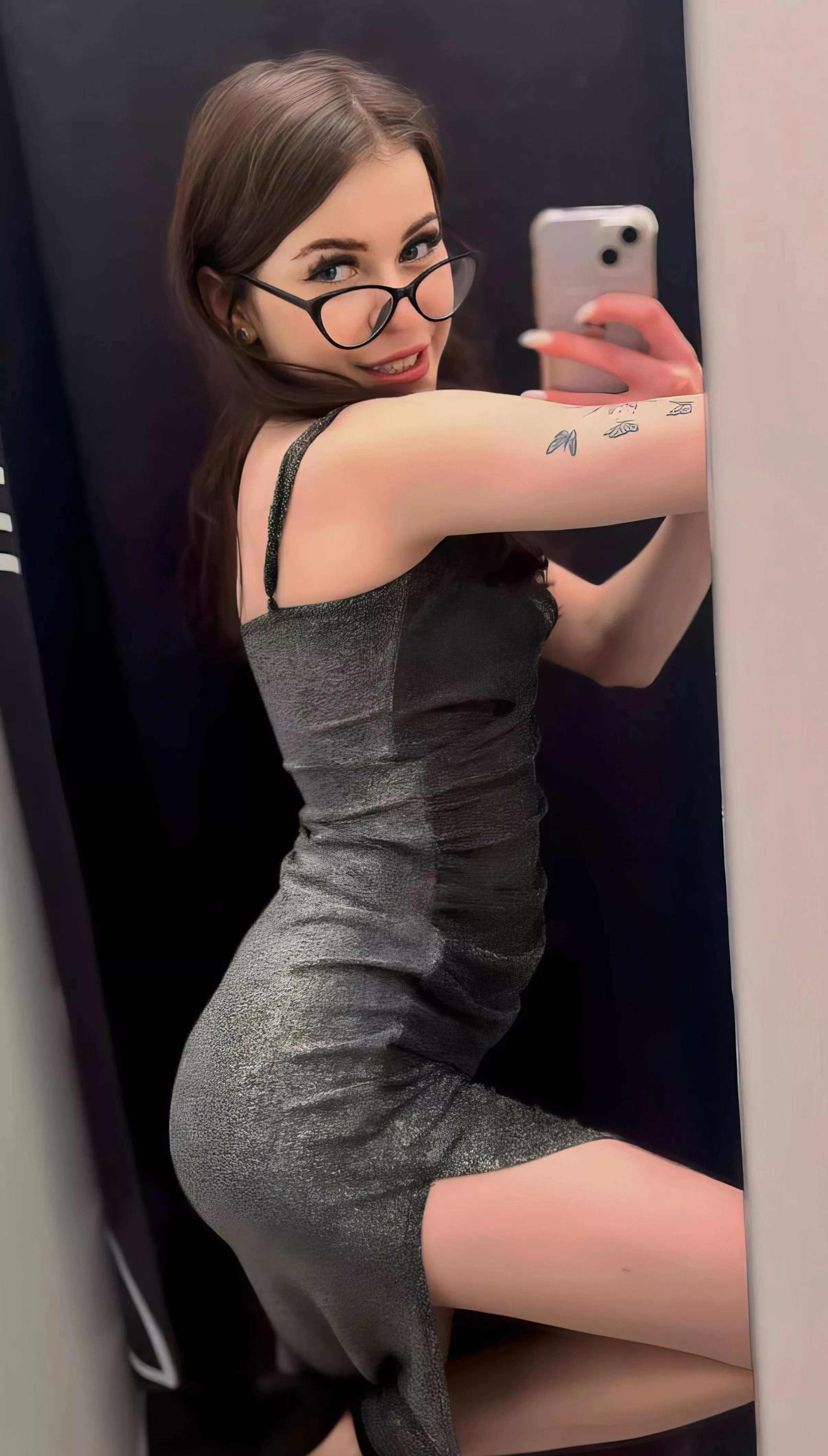 I choose a dress to please you posted by Penciledsplash998