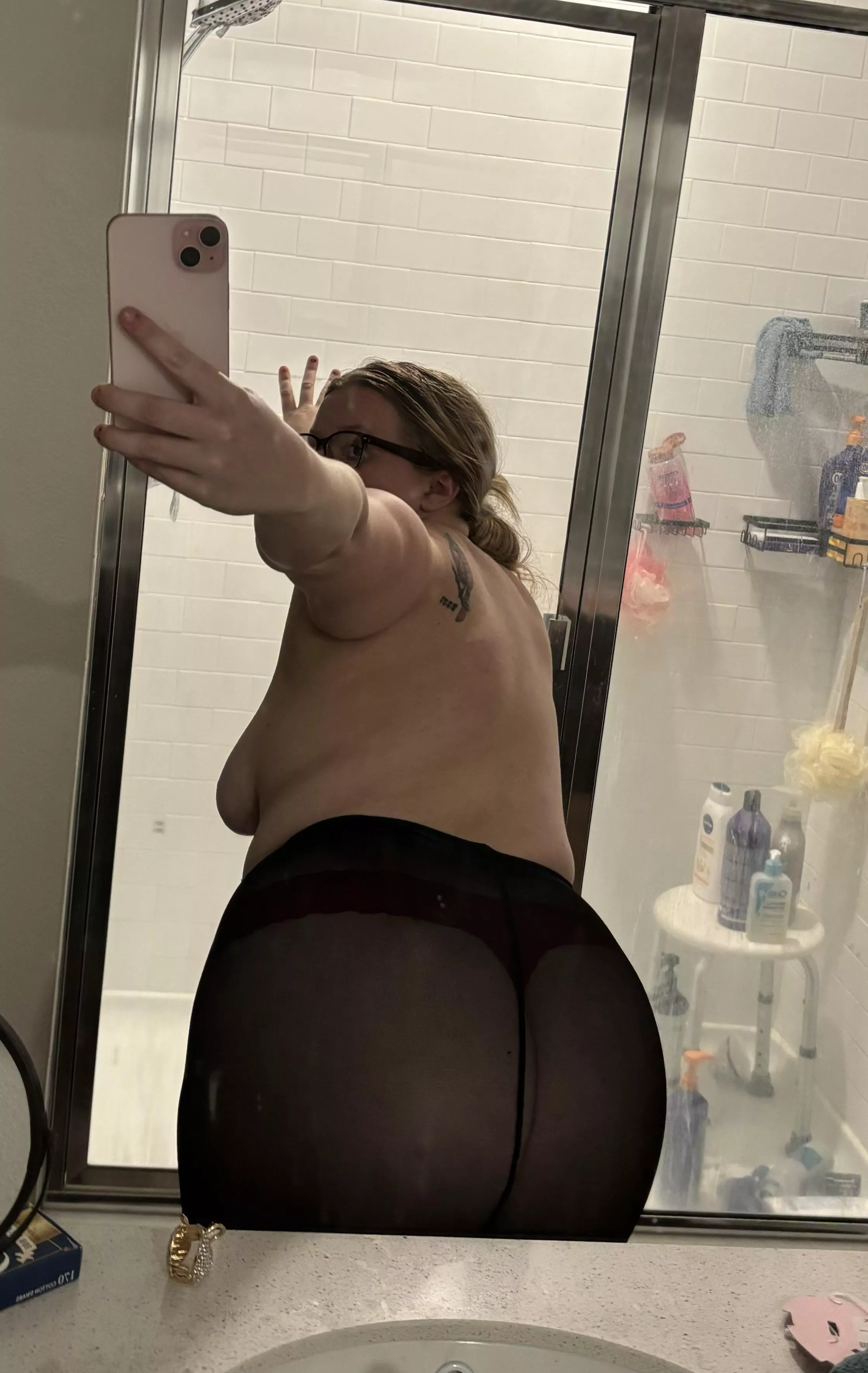 I need someone to rip off my tights 🥵 will you do it? 🤭👅 posted by AdrianaRoseMilf