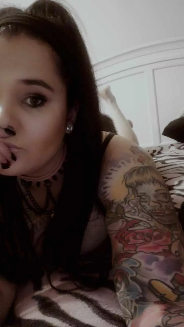 I'll be a good girl, I promise! posted by spookygothbae