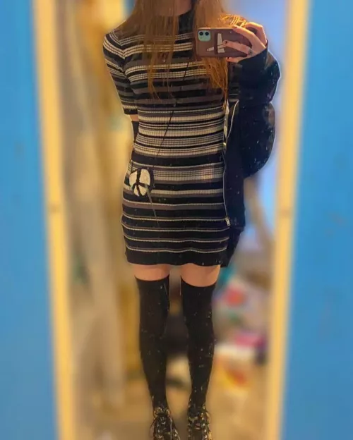 I’m in love with this dress :3  by Femeow_