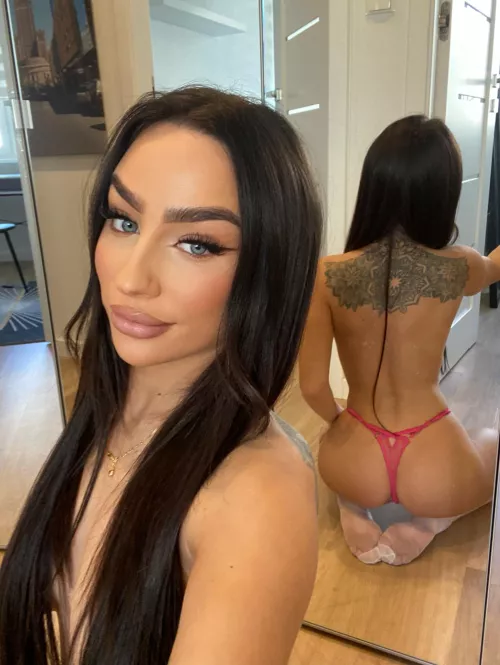 It turns me on knowing how many Redditors have seen my pretty ass by ButterflyBabe_x