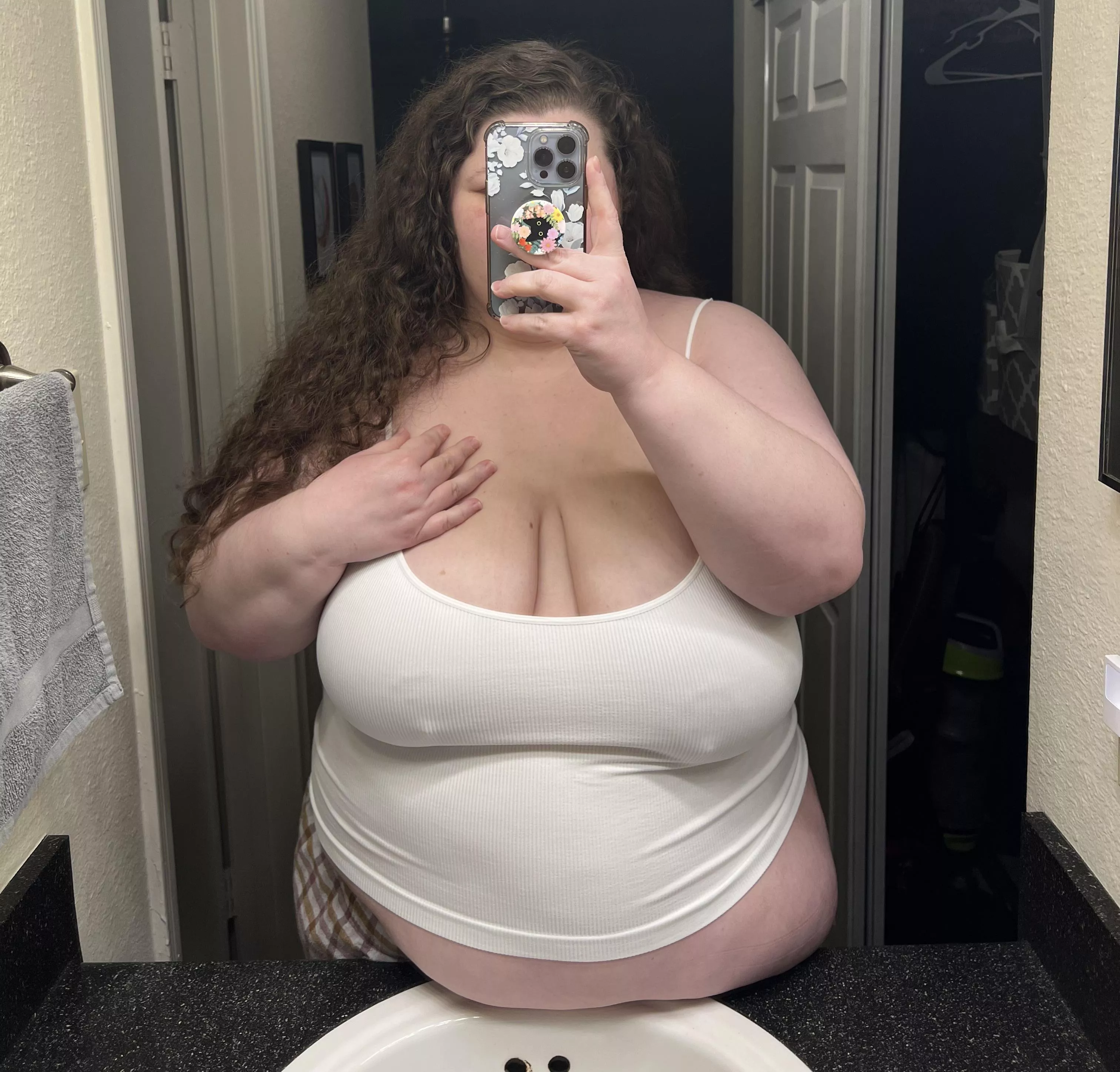 Let me help you unwind after work posted by arealhandful