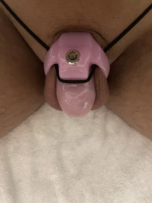 Lil too big☹️ by Dramatic_Complex5187