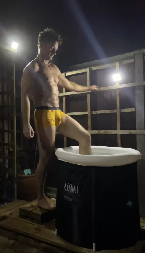 (M) Best way to cool of after a gym session 🥵  by Stotstoimod