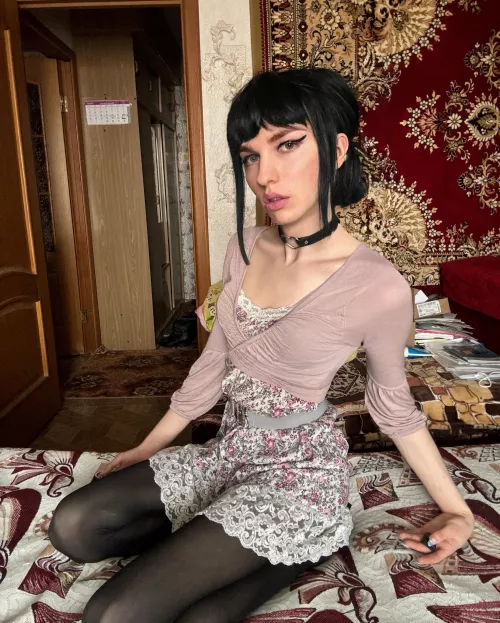 My default state when I'm alone at home 😅 by vermillion_19