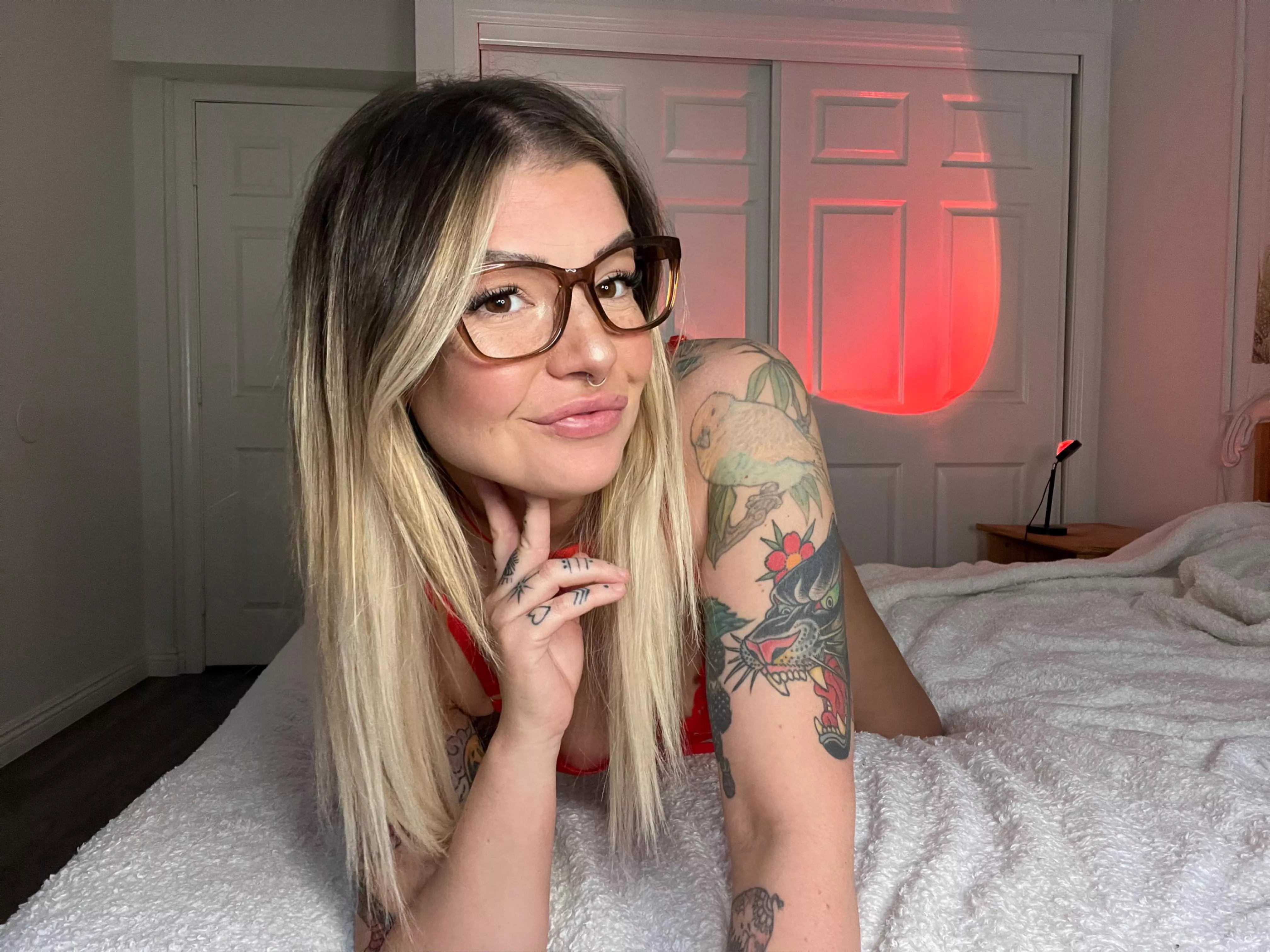 Nerdy girls like me love it from behind posted by grandmas_beachouse