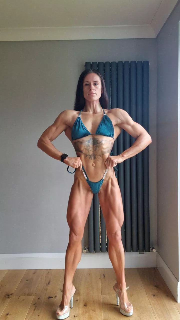 Proud 0f my abs (F) posted by FitnessGoddessx