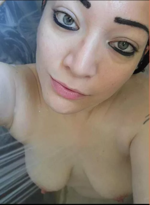 Sexy goth milf by HomelessChipmunk