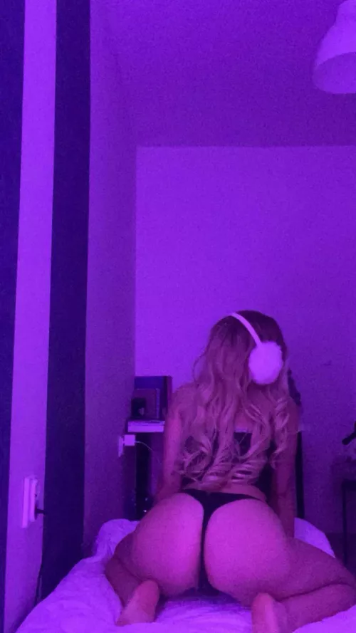 Taste my little feet ,big boy by camilleryan4