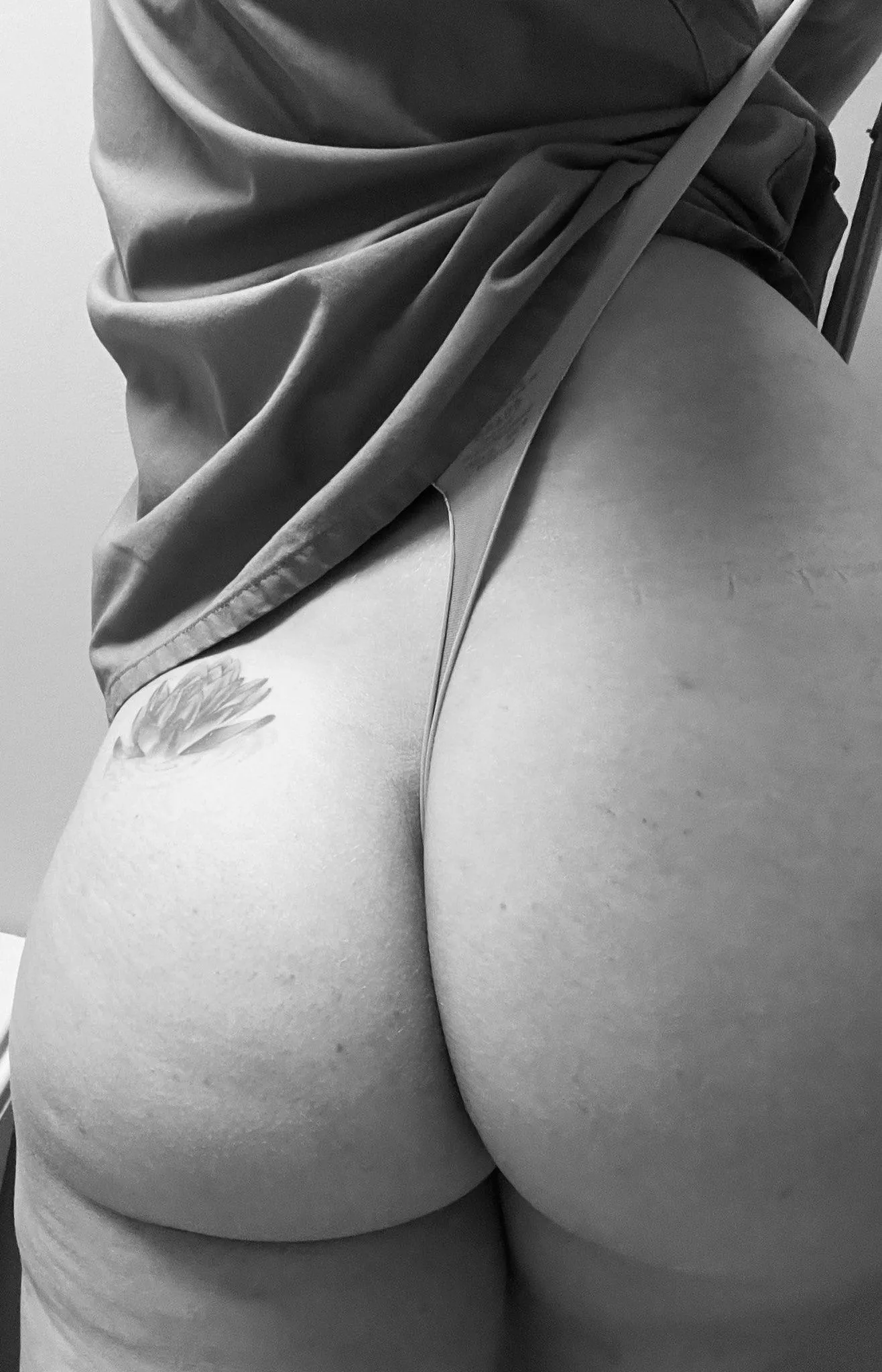 Thicc enough for ya 😏🍑 posted by snow_shadow28