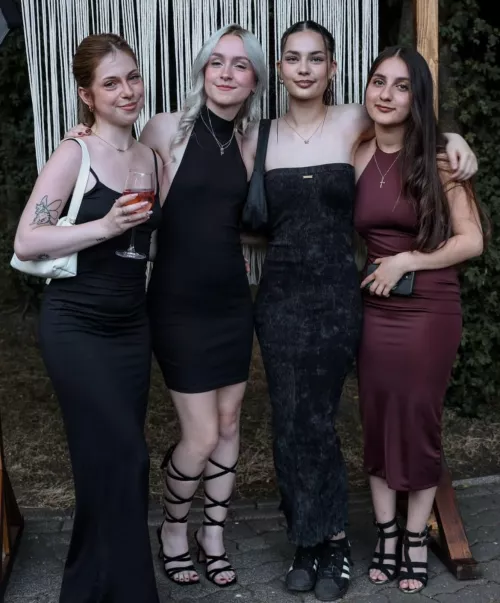 Which girl are you picking? [4] by habitatcopper