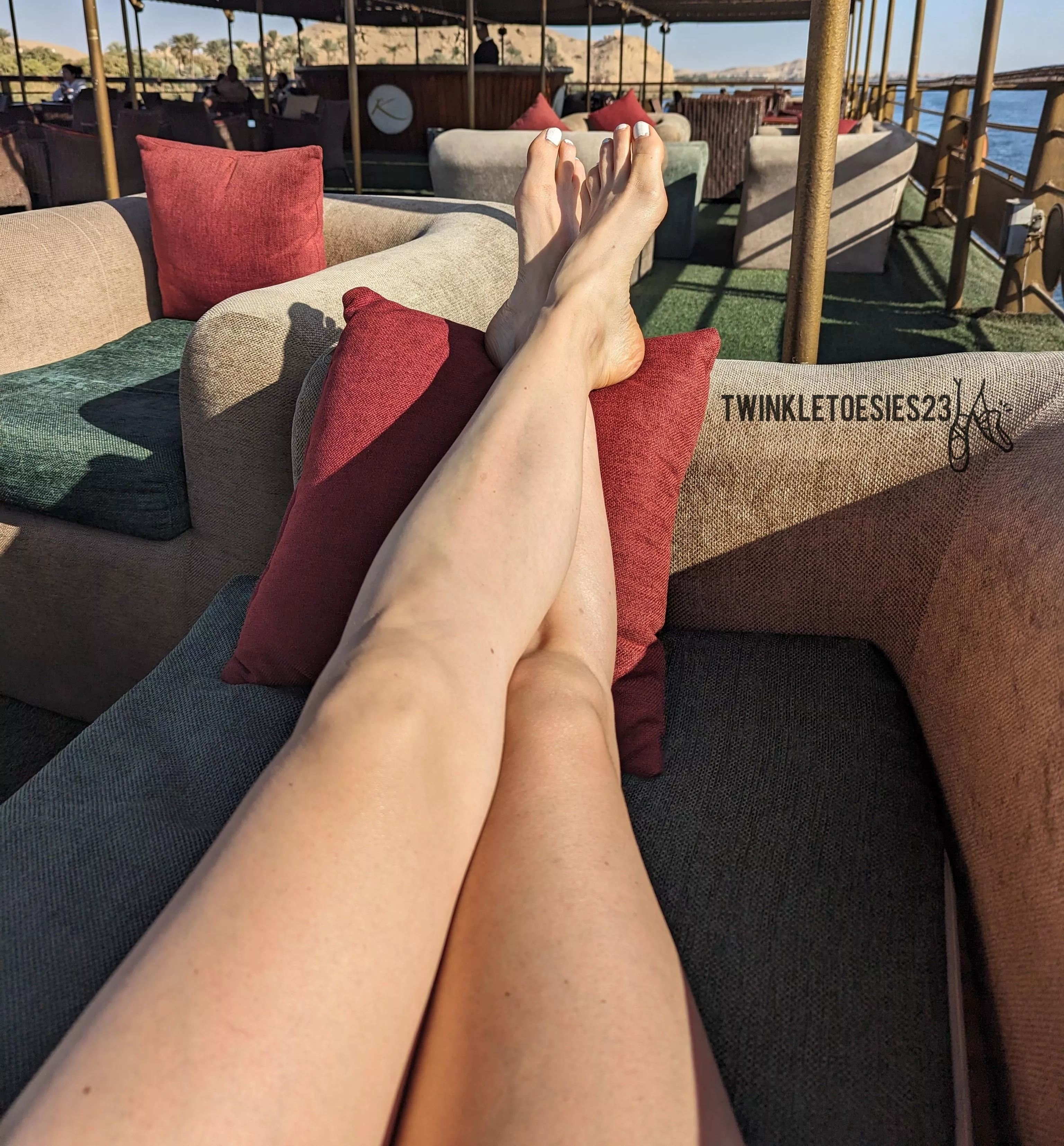 Would I catch you staring? 🫣 posted by TwinkleToesies23