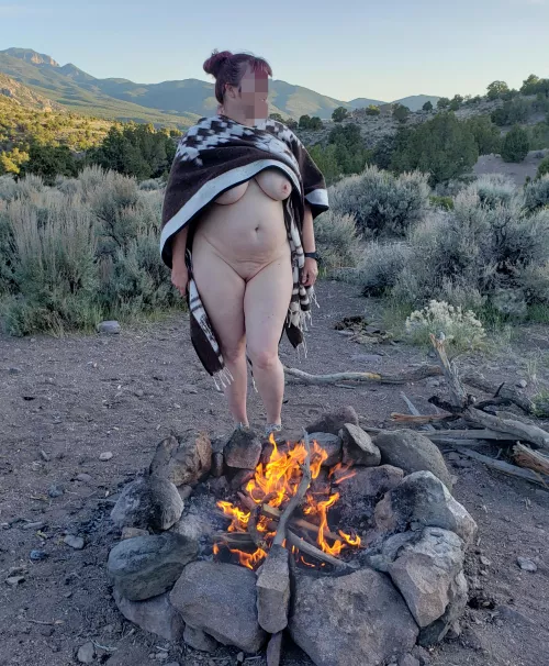 A warm fire in the high desert. by DagdasHarp