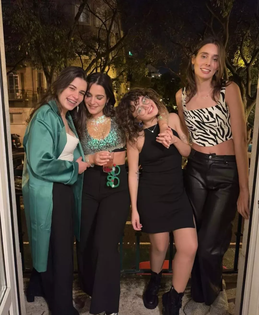 Choose your bae [4] posted by Little_Answer_2143