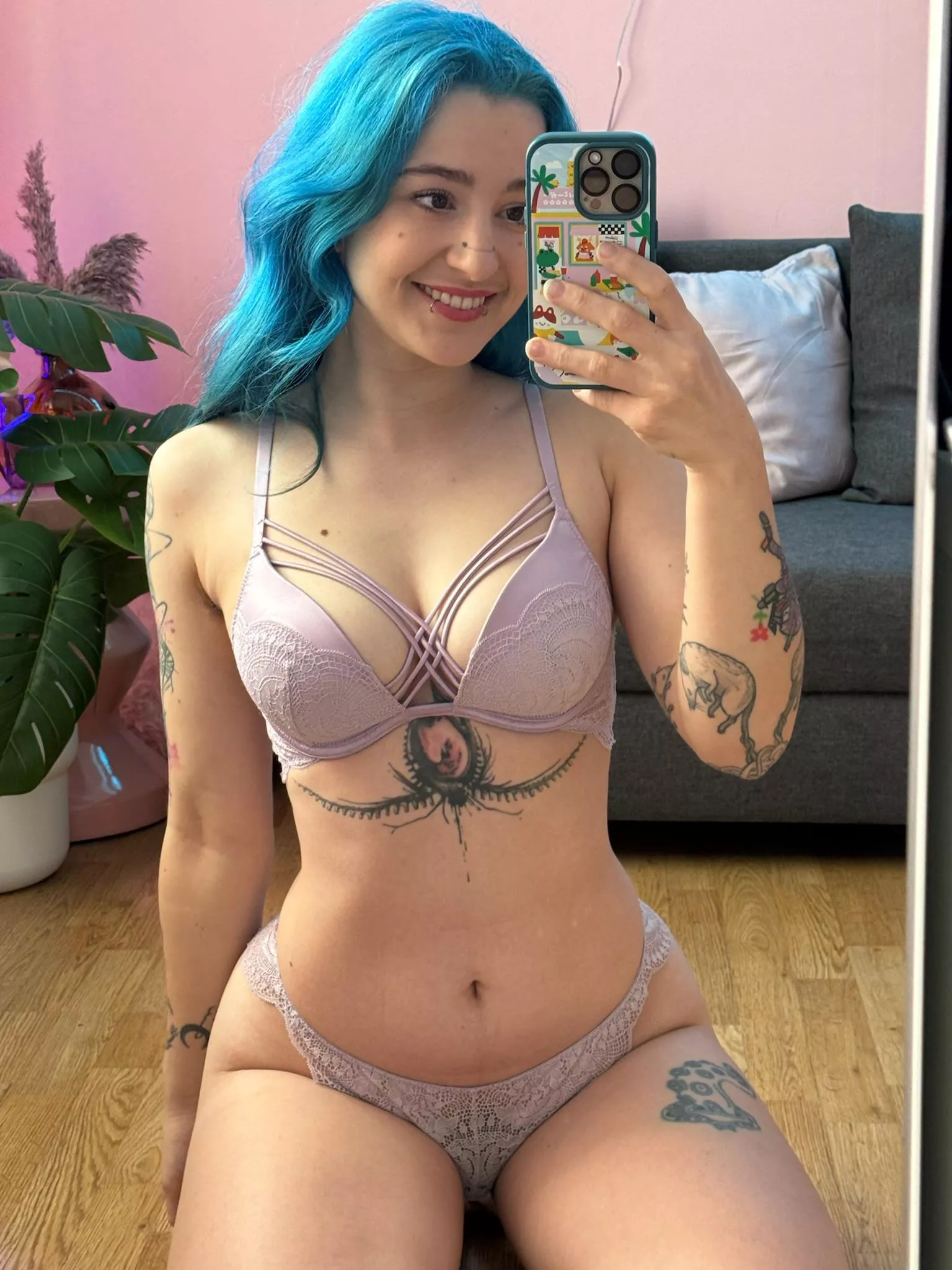 Could my smile make your day?  posted by Khalamite