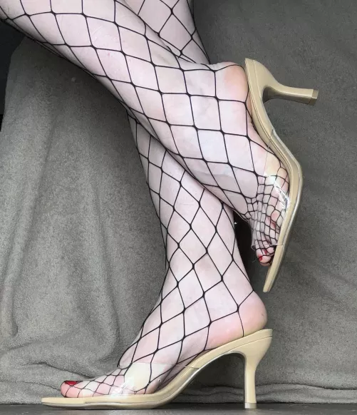 Fishnets and heels by selenasnow00