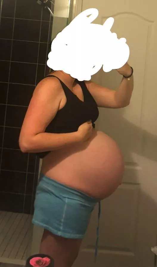 From baby one what are we in for this time. She doesn’t think anyone wants to see her pregnant body posted by Couplesacount