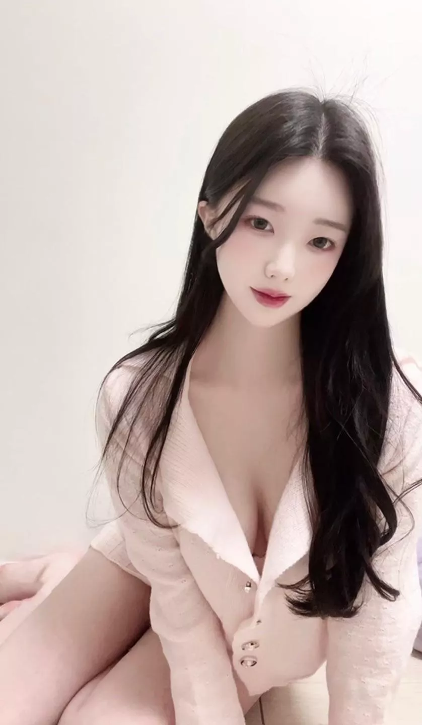 Guys say I’m too innocent looking to fuck do you agree? posted by Margot_NG