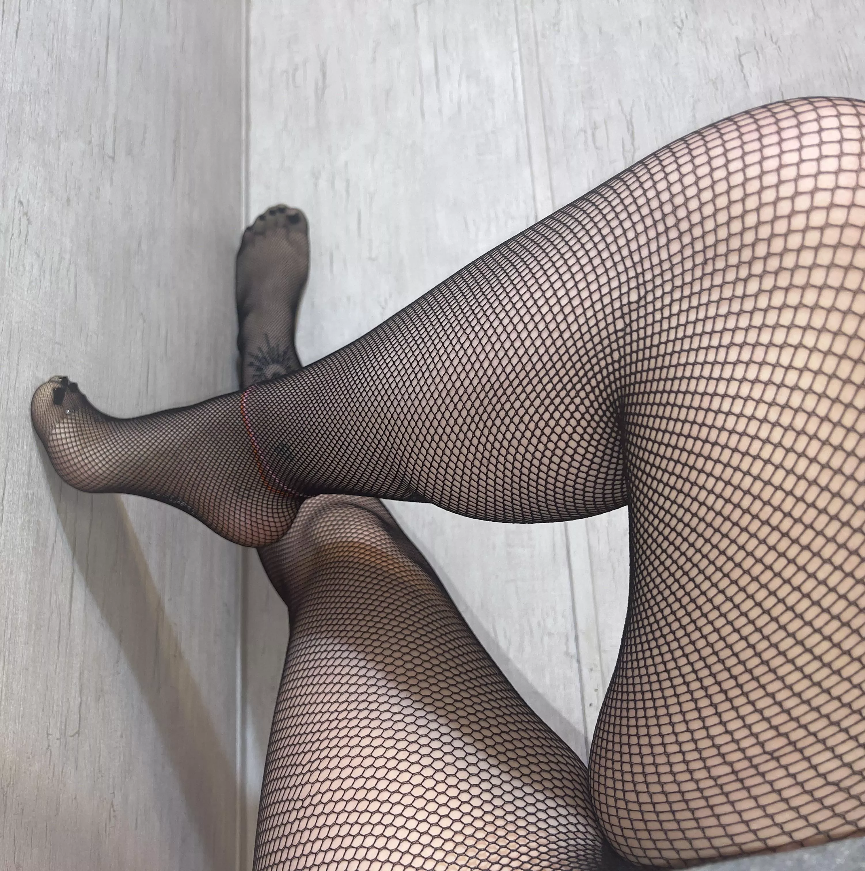 Happy Fishnet Friday😈 posted by Ill_Establishment688